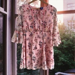 Disney’s Beauty and The Beast Floral Peasant Dress
Size M • Princess • Costume